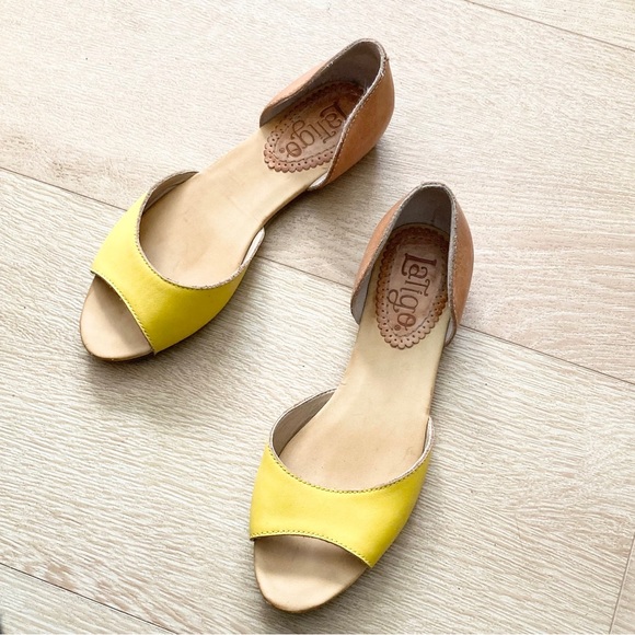 Latigo Shoes - Latigo Mollee Leather Flat in Yellow